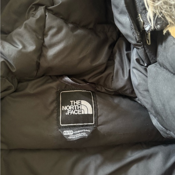 The North Face Women's Black Hooded Ski Jacket - Picture 2 of 8